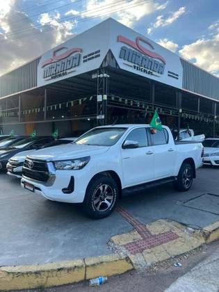 TOYOTA HILUX 2.8 SR 4X4 CD 16V DIESEL 4P AUTOMÁTICO TOYOTA HILUX 2.8 SR 4X4 CD 16V DIESEL 4P AUTOMÁTICO
